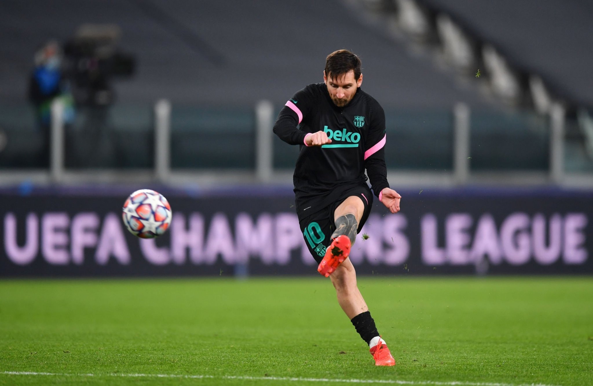 换到室内场 换到室内场